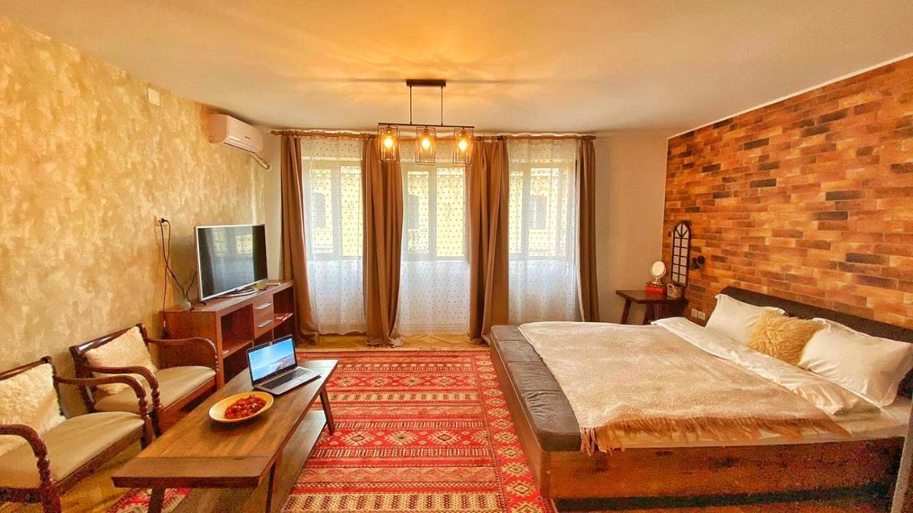 City Center Bed And Beyond Бухарест Екстер'єр фото